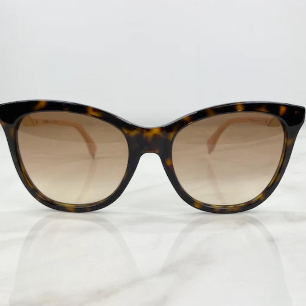 FENDI CAT EYE SUNGLASSES PERFECT CONDITION W CASE & CLOTH..100% AUTHENTIC